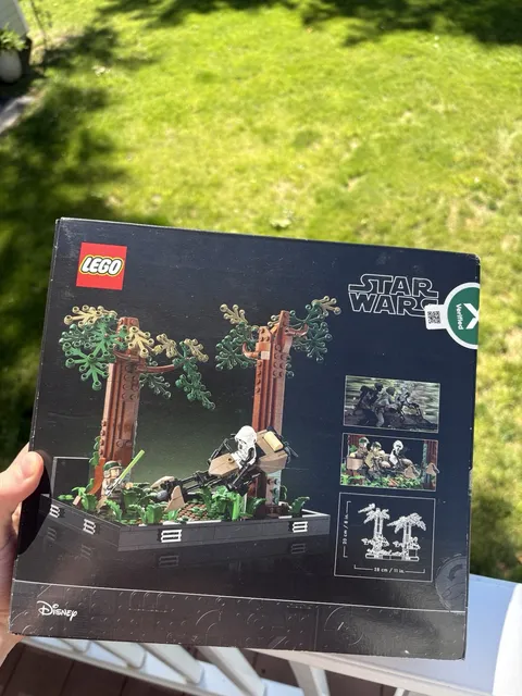 LEGO Star Wars: Endor Speeder Chase Diorama (75353)