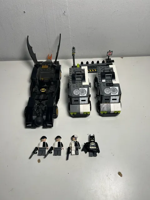 LEGO Batman: The Batmobile: Two-Face's Escape (7781) Complete Extra