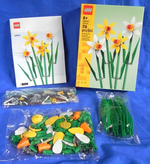 Lego Flower Set "Daffodils" 40747 , 216 Pcs, Ages 8+, Unused in Open Box