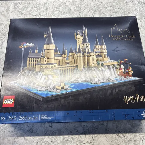 LEGO 76419 Harry Potter Hogwarts Castle & Grounds Model Kit - Brand New