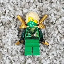 LEGO Ninjago: Lloyd Techno Robe Rebooted, Gold Shoulder Armor njo0087 Wrong Hair