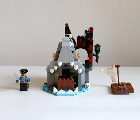 LEGO Creator 40597 Scary Pirate Island *Complete *NO Manual or Box* GWP Promo