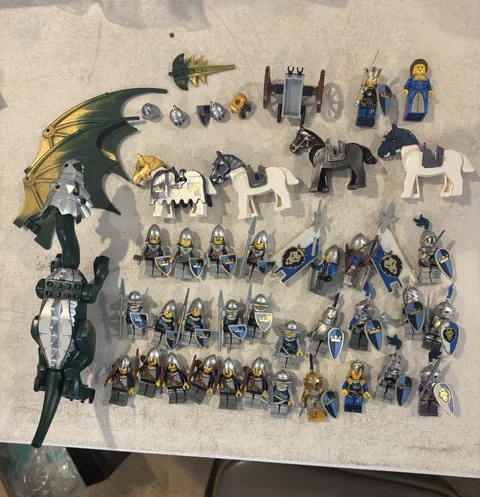 LEGO Castle Fantasy Era Knights Minifigures lot. Green Dragon, King, Princess.