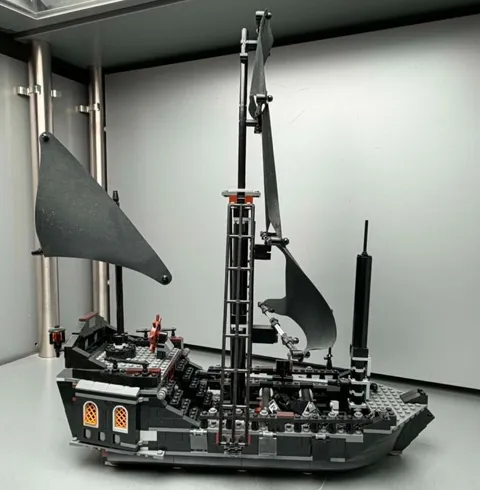 USED LEGO Pirates of the Caribbean The Black Pearl 4184 Incomplete NO MINIFIGS