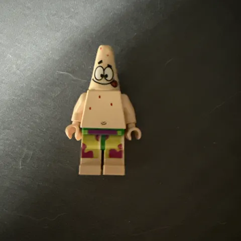 LEGO PATRICK STAR MINIFIGURE SPONGEBOBs pal TOUNGE OUT VERSION