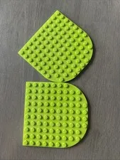LEGO 80031 Lime Plate, Round 10 x 10 Rounded End 2 Pieces