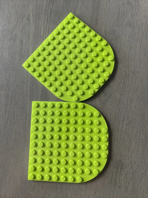 LEGO 80031 Lime Plate, Round 10 x 10 Rounded End 2 Pieces