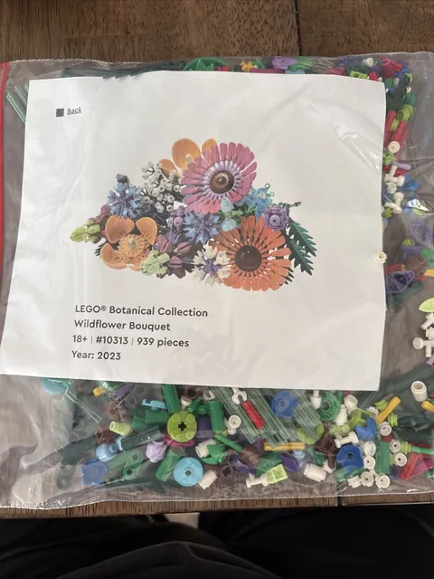 LEGO Botanical Collection Set 10313 Wildflower Bouquet