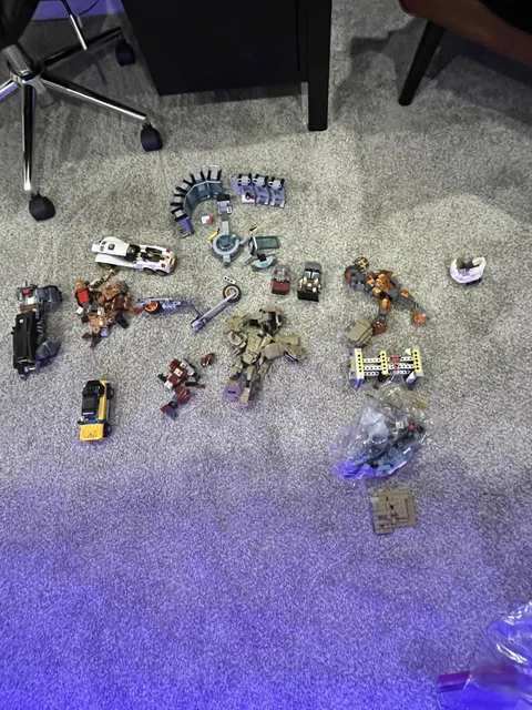 Incomplete LEGO set lot from themes MARVEL, STAR WARS, and BATMAN.