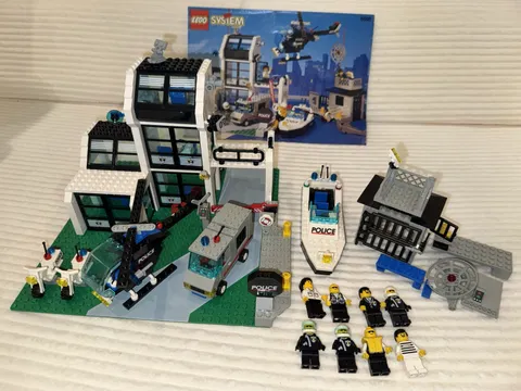 Vintage LEGO 6598 Classic Town Police Metro PD Station 95% Complete w/ Manual