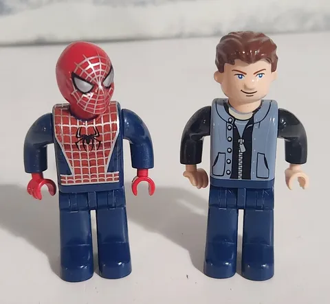 2004 Spider-Man 2 Doc Ock's Cafe Attack Lego Mini Figs Spider-Man & Parker
