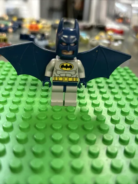 Lego sh019 BATMAN - WINGS *No Jetpack* Superheroes Minifigure FAST SHIPPING!