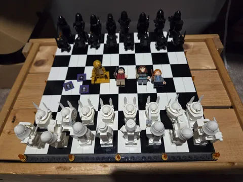 LEGO Harry Potter Hogwarts Wizard's Chess 76392 Complete Retired Set