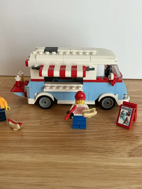 LEGO 40681 Retro Food Truck Promo Set