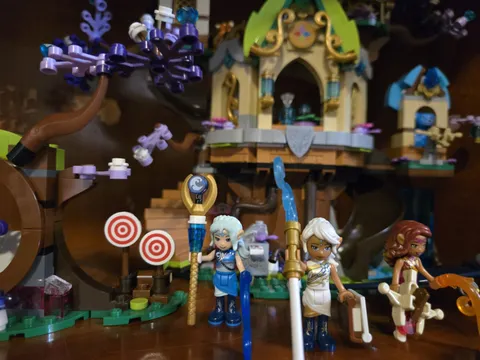 Complete LEGO Elves 41196 Elvenstar Tree Bat Attack W/manual Rare Retired