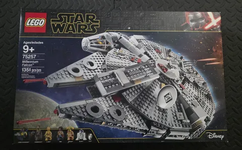 LEGO Star Wars: Millennium Falcon (75257) - Retired