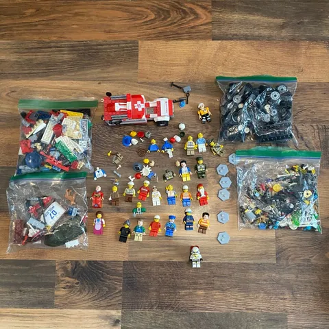 Huge Lot Lego Star Wars Harry Potter Minifigures Santa Police Tires Accessories