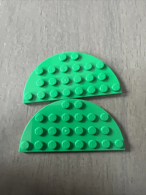 LEGO 22888 Green Plate, Round Half 4 x 8 - 2 Pieces