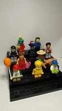 10 Lego Minifigs and Pig