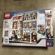 LEGO Creator Expert Pet Shop 10218 - 100% Complete w/ Instructions and Box