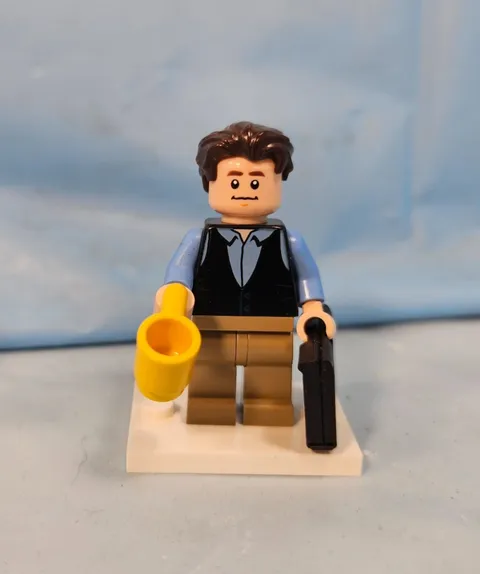 Lego 21319 Friends TV Show Central Park Chandler Bing Minifigure
