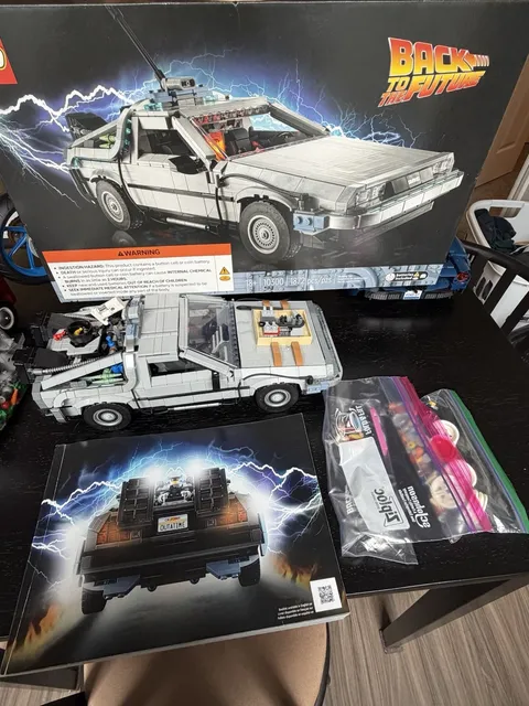 LEGO Icons Back to the Future Time Machine 10300 1872pcs 18+ Display Stand