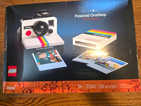 LEGO Ideas 21345 Polaroid OneStep SX-70 Camera Vintage Set, 516 Pieces, Box