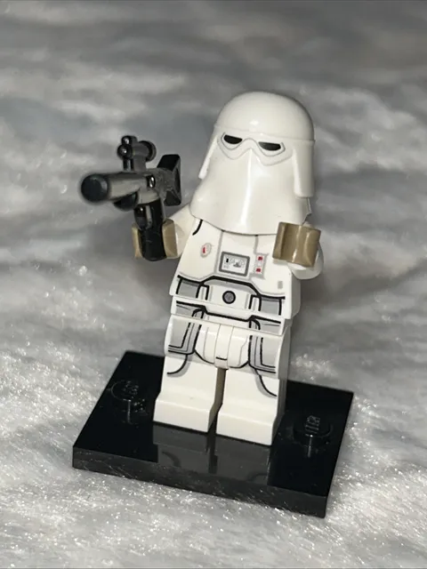 LEGO Star Wars UCS Snowtrooper Commander SW1177 Minifigure With Blaster