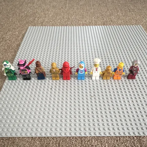 LEGO Mini fig lot 10