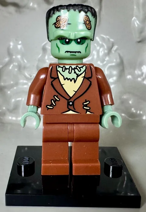 LEGO (8804) CMF Series 4 The Monster Minifigure col04-7 Complete New Halloween