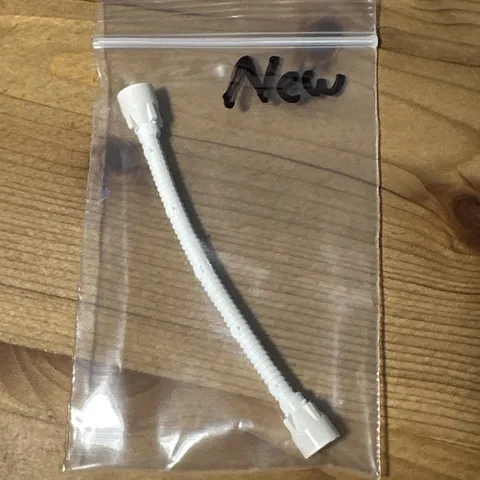 LEGO White Hose, Flexible 8.5L with (Same Color) Tabbed Ends 73590c02a Bat011c01