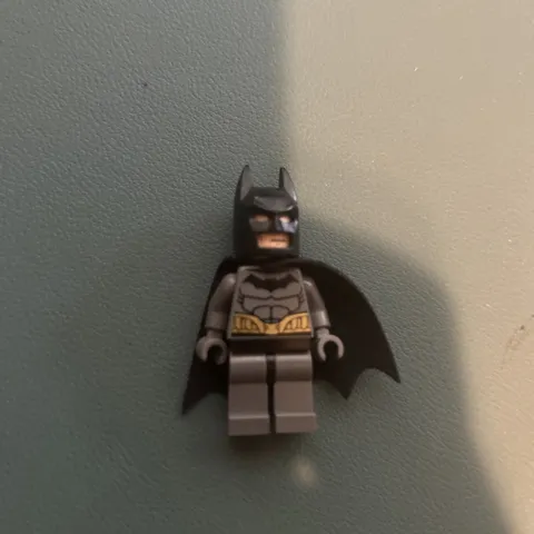 Lego Batman - Dark Bluish Gray Suit, Gold Belt, Dark Bluish Gray Hands Sh089