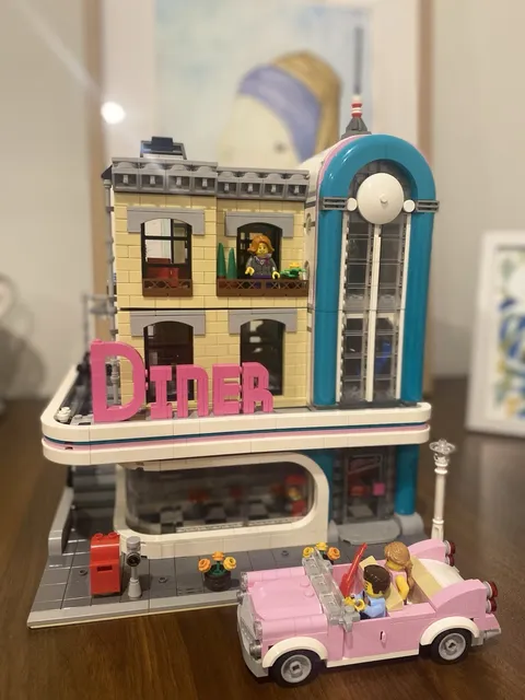 LEGO Creator Expert: Downtown Diner (10260) Retired