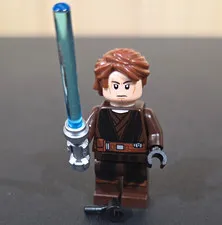 LEGO sw1083 Anakin Skywalker W/ Blue Lightsaber & Chrome Hand