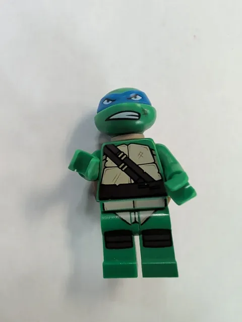 LEGO Teenage Mutant Ninja Turtles TMNT Leonardo Minifigure Blue Mask Aurhentic