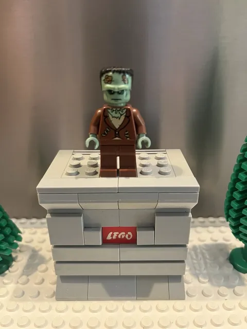 Lego Frankenstein Collectible Minifigure The Monster Series 4 8804 col055 - Nice