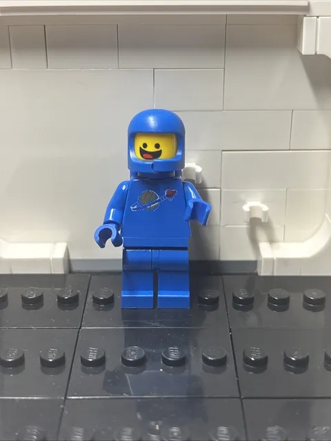 LEGO Blue Spaceman Minifigure BENNY: Benny's Space Squad LEGO Movie 70841 tlm107