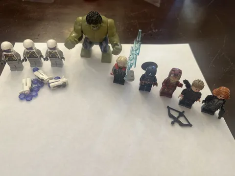 LEGO MARVEL The Avengers Assemble: Age of Ultron (76291)  Minfigs& Weapons Only
