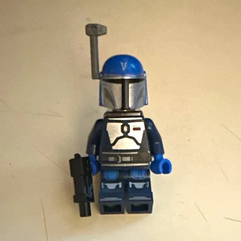 LEGO Star Wars Mandalorian Minifigure SW0296 w/ Blue Helmet Blaster