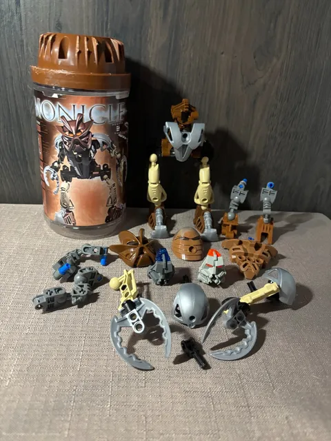 LEGO BIONICLE: Pohatu Nuva (8568) with Cannister