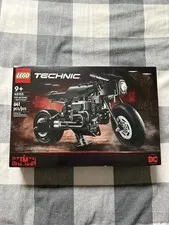 LEGO TECHNIC: The Batman � Batcycle (42155)