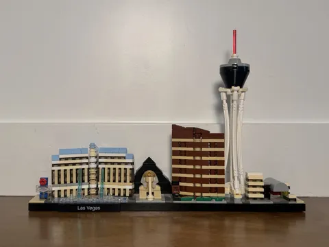 LEGO Architecture Las Vegas (21047) - COMPLETE