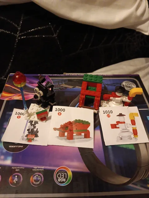 Mini Christmas Lego Sets 88  Peices Completed
