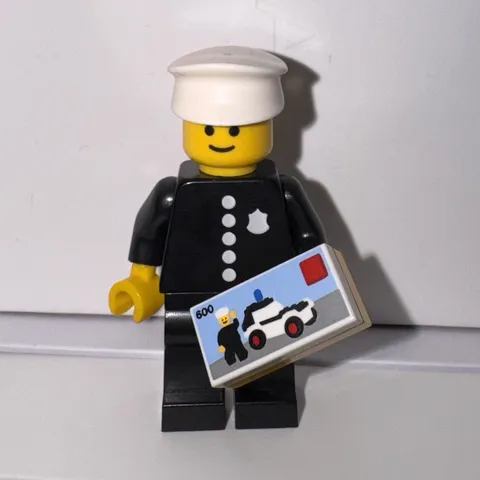 LEGO Police Officer Minifigure from series 18 perfect condition