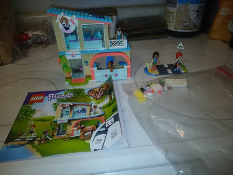 LEGO FRIENDS: Heartlake City Vet Clinic (41446) LOOSE, MOST PIECES INCLUDED