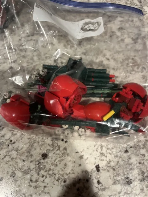 Lego Botanical Flower Misc Lot of parts Red Roses, Green Stems, Leaves