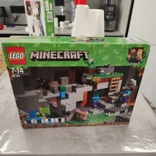 LEGO Minecraft 21141 New MISB Sealed Out of Production