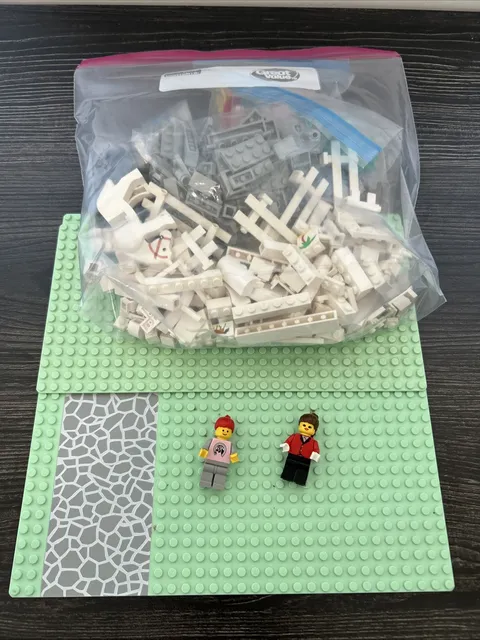 LEGO Town: Rolling Acres Ranch 6419 Missing 1 Fig 5 Pieces No Instructions & Box