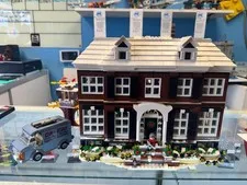 21330 Home Alone House *MISSING 4 Figs* - Used
