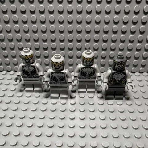 LEGO Minifigures Lot of 4 Marvel Chitauri